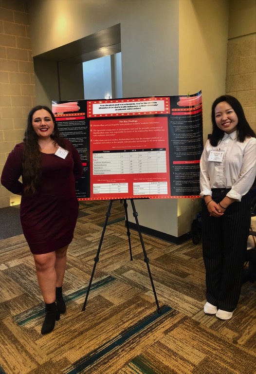 Jacq Strowd and April Yang at the 2023 Mississippi Psychological Association conference
